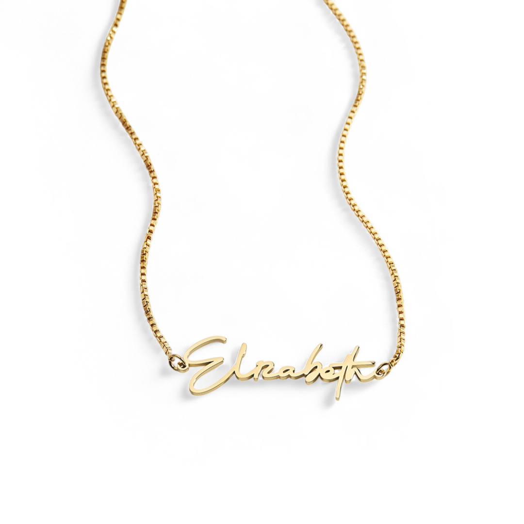Collar con nombre moderno