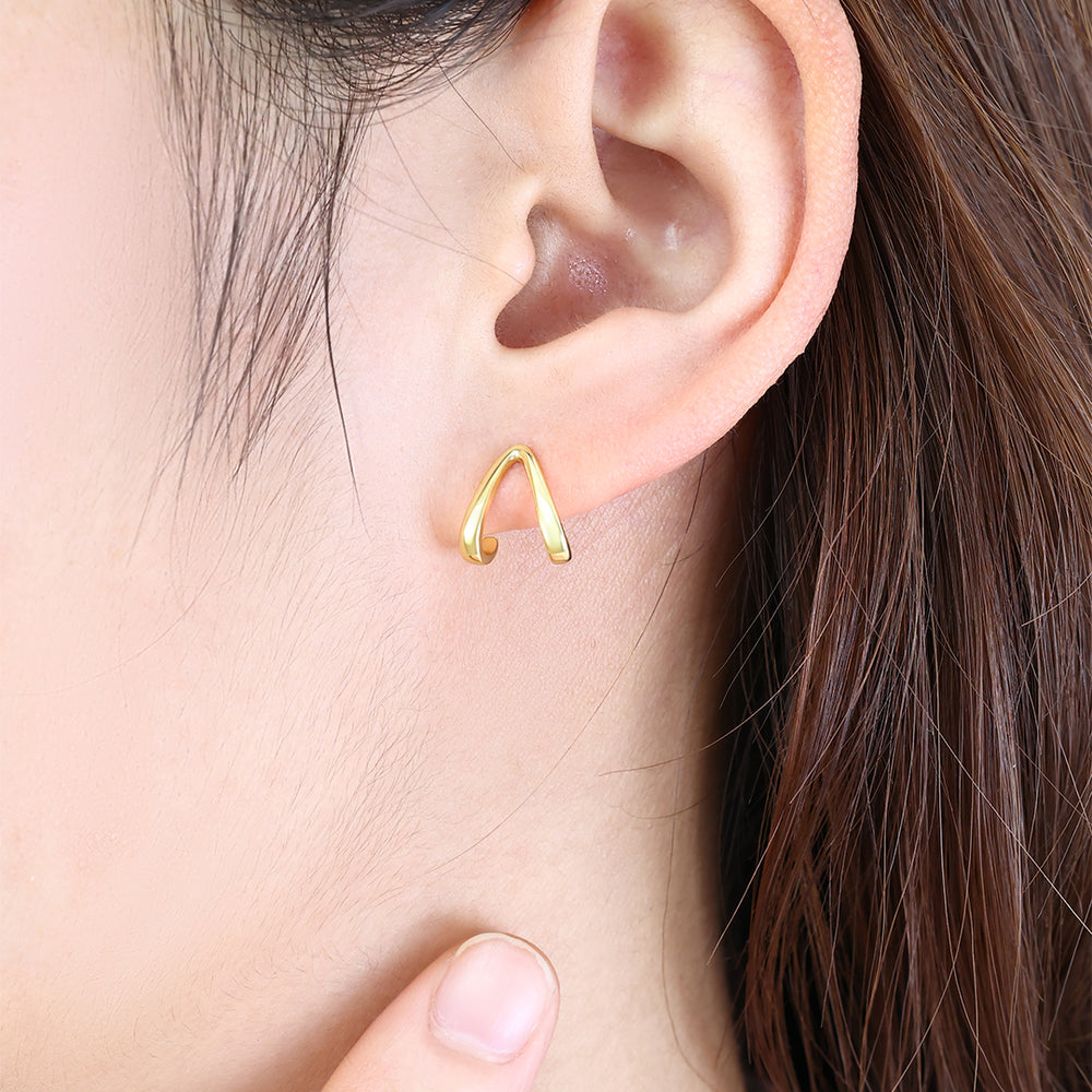 https://www.dropbox.com/scl/fi/zh8twyn19du5mhvvi20ez/Gold-Wishbone-Huggie-Earrings_5.jpg?rlkey=a749mcp48f2zhbi99lunbhot4&st=x2tfyoth&dl=0