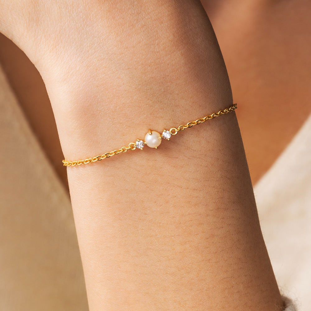 Glimmering Pearl Bracelet - Gold / 6.5" + 1"