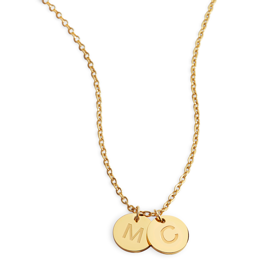 Collar con colgante de dos iniciales