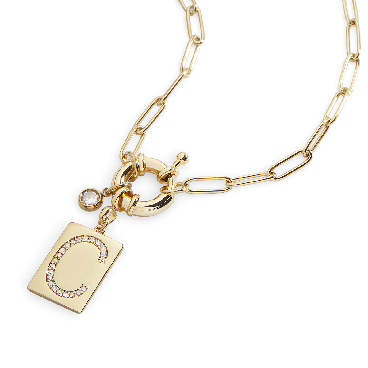 Collar con dije de pavé con inicial y cadena con clip