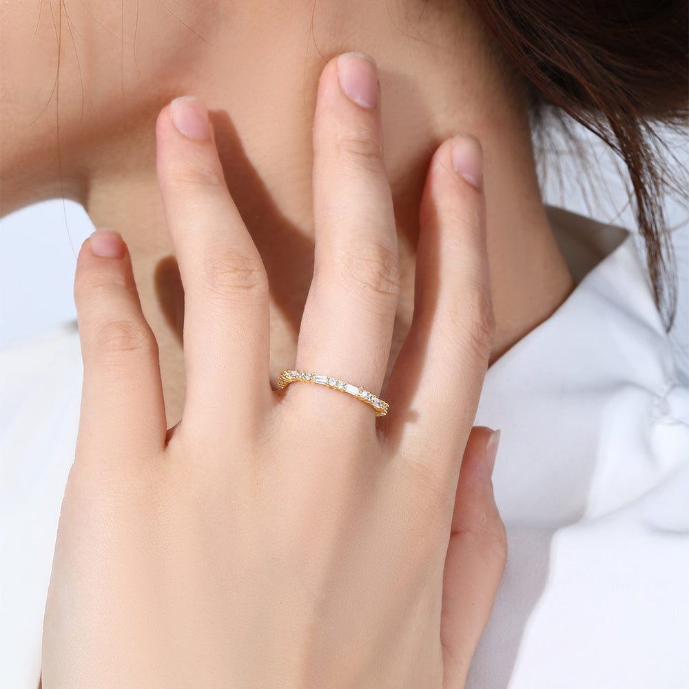 https://www.dropbox.com/scl/fi/pirzj84tw6614hx9of7n6/White-Sapphire-Stacking-Ring_7.jpg?rlkey=zwrnrxywhulemmlike8ftjub8&st=drhipyi6&dl=0