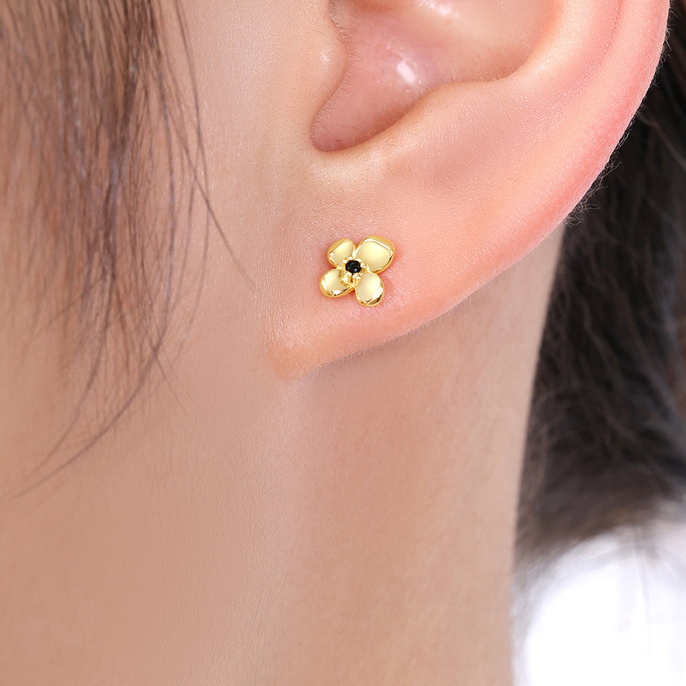 https://www.dropbox.com/scl/fi/ugxgsfg6981drrb9x9nex/Dainty-Floral-Statement-Studs_4.jpg?rlkey=r1n6bn2st8arx5z204jl6ysb7&st=y0rsksfx&dl=0