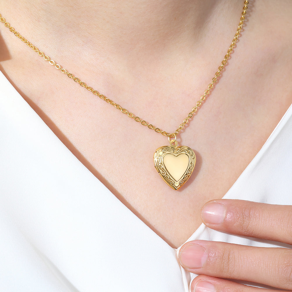 https://www.dropbox.com/scl/fi/p6zxz57xn5uxn19fp1y66/Personalized-Heart-Locket-Necklace_7.jpg?rlkey=0svqu8soqt6tr6q0hxhzidtw4&st=t9ul6t1m&dl=0