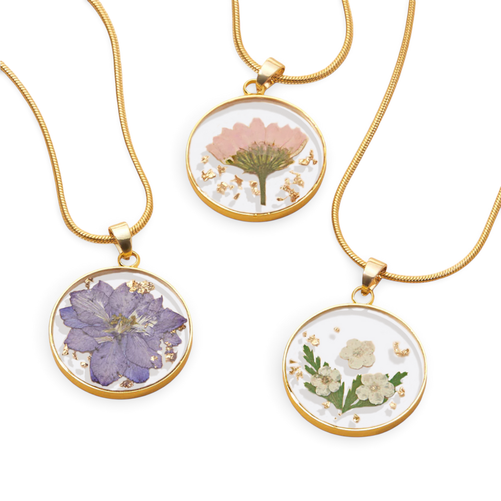 Collar de flor de nacimiento prensada - Chapado en oro de 18 quilates. / enero / 1.2"