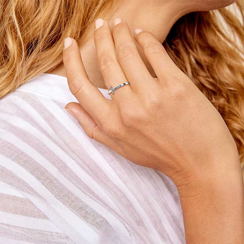 Anillo Cruz Horizonte - Chapado en oro de 18 quilates. / EE. UU. 7