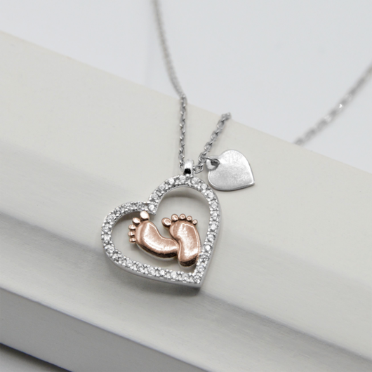 Collar con colgante de corazón con pies de bebé "To My Mommy" - Default Title